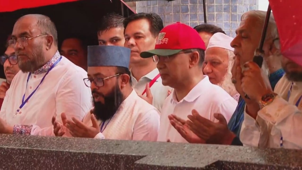 শাহজালালের (র.) মাজার জিয়ারত করলেন প্রধানমন্ত্রী