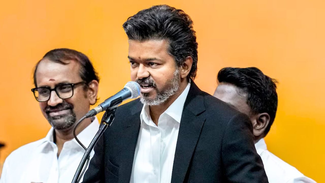 বিজয়ের এক ঘোষণায় বন্ধ হচ্ছে ৭১৭ মদের দোকান