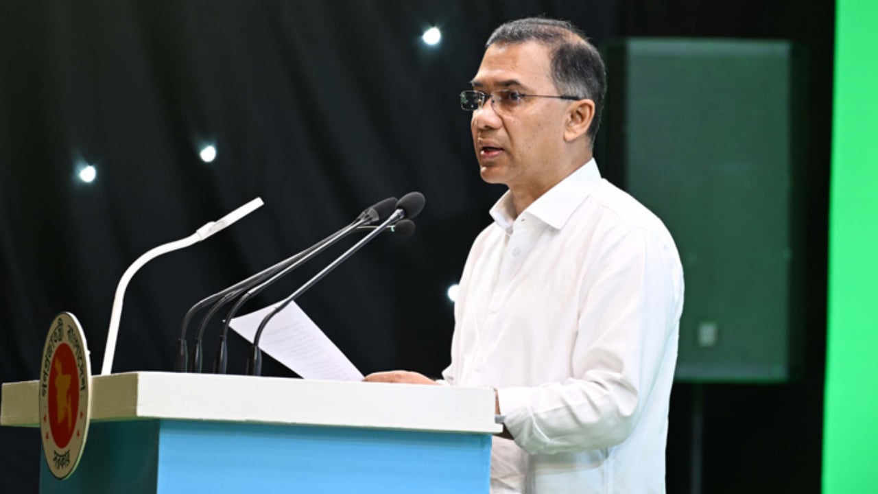 সিন্ডিকেট নিয়ন্ত্রণে ডিসিদের নির্দেশ প্রধানমন্ত্রীর