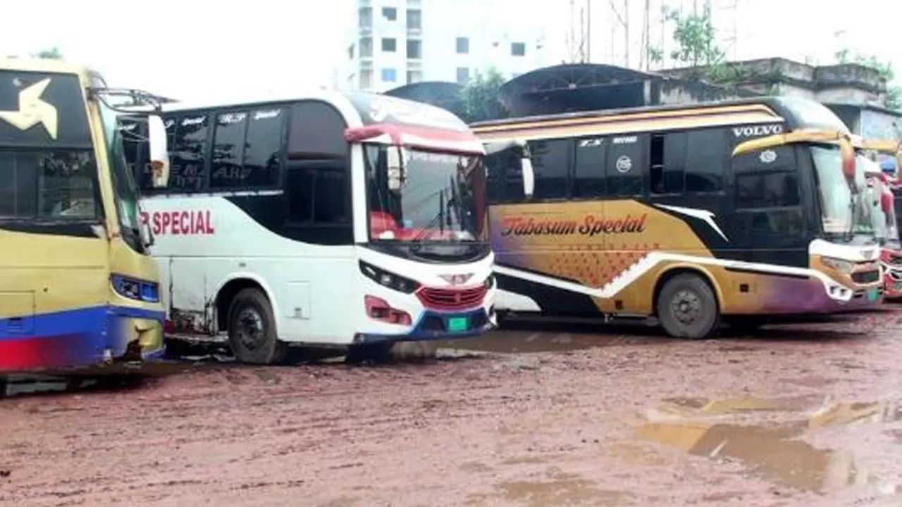 রাজশাহীর সঙ্গে সারাদেশের বাস চলাচল বন্ধ