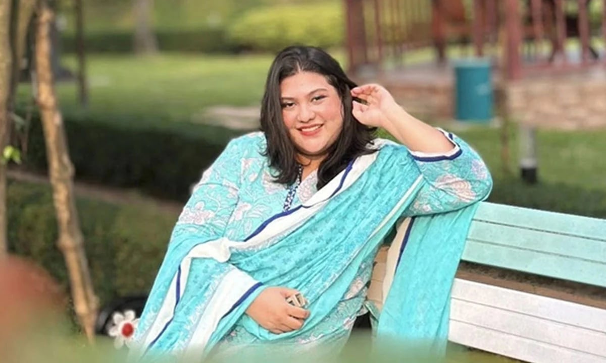 লাইফ সাপোর্টে কনটেন্ট ক্রিয়েটর