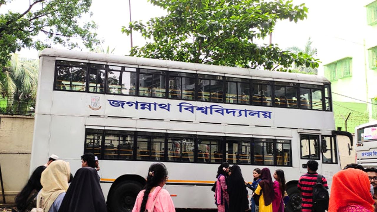 ৪ রুটে নতুন বাস পাচ্ছেন জবি শিক্ষার্থীরা