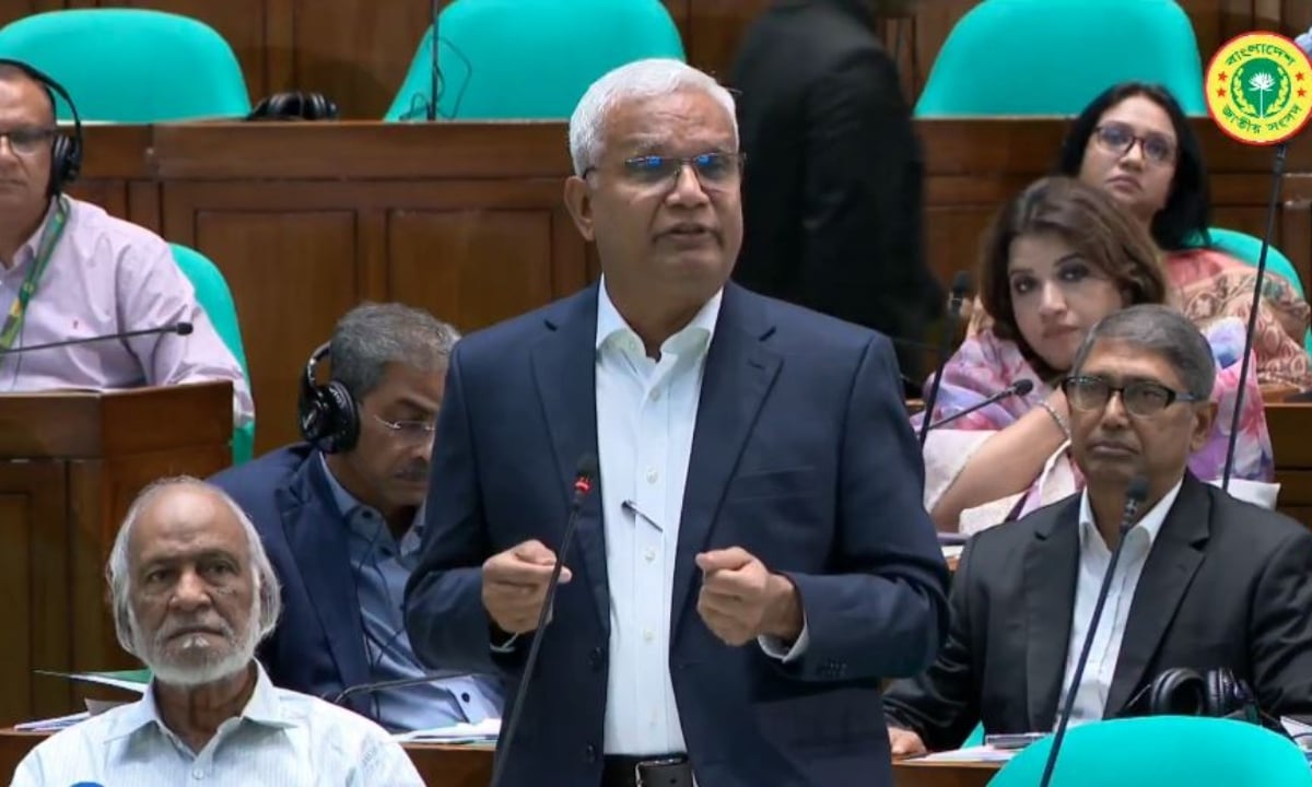 ‘বিতর্কের চেয়ে জনগণের সমস্যা সমাধানে মনোযোগ দেওয়া প্রয়োজন’