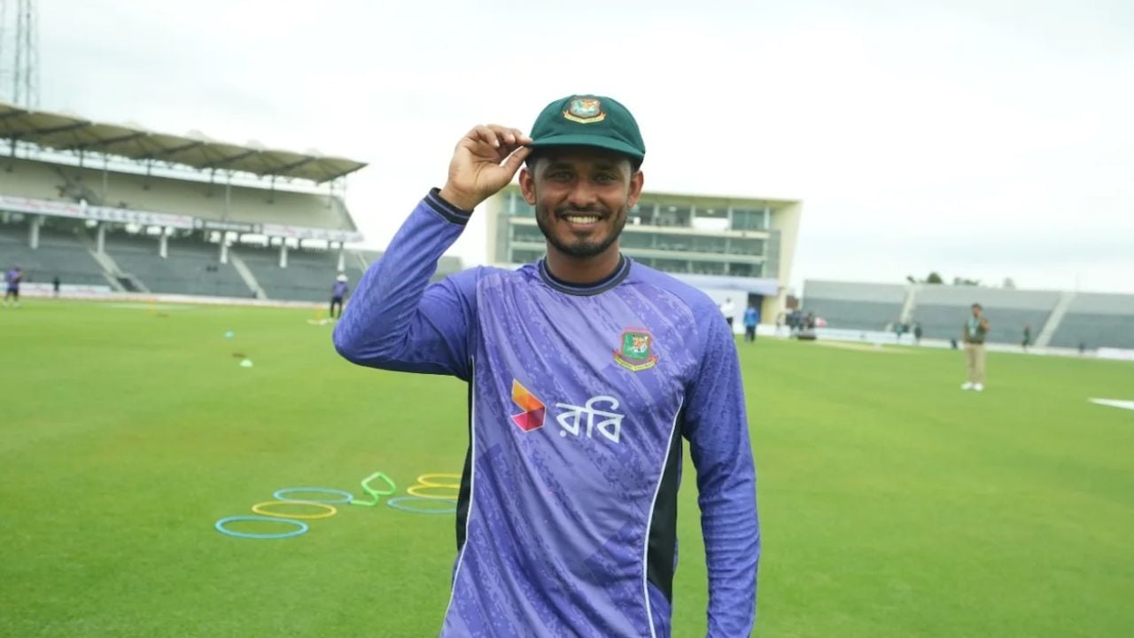 শুরুর চাপ সামলাচ্ছেন তানজিদ-মুমিনুল