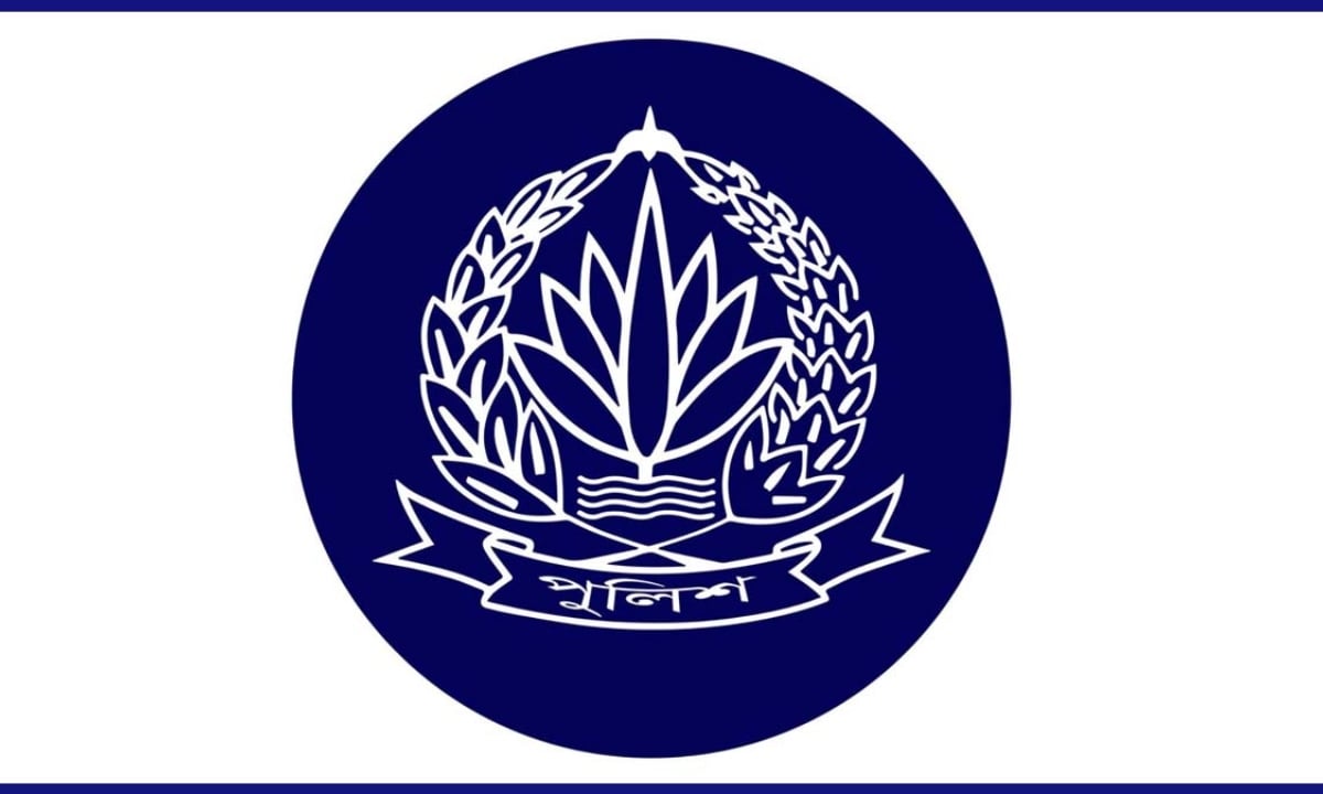 ব্রিটিশের শাসনের প্রতীক খাকিতে ফিরতে চায় না পুলিশ