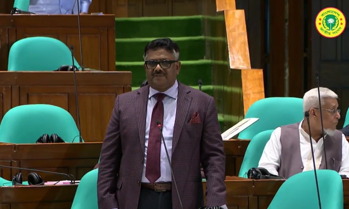 সাংবাদিকদের জন্য একটি কার্যকর ওয়েজ বোর্ড বাস্তবায়ন জরুরি: হুইপ