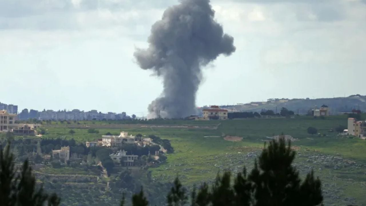 দক্ষিণ লেবাননে ইসরায়েলি হামলায় স্বাস্থ্যকর্মীসহ নিহত ৫