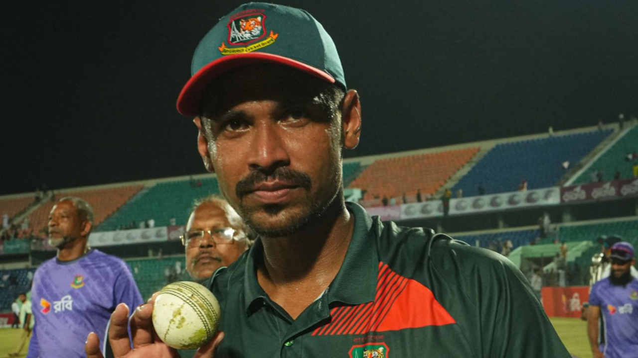 ওয়াসিম-বোল্টকে ছুঁলেন মোস্তাফিজ, সামনে শুধু স্টার্ক