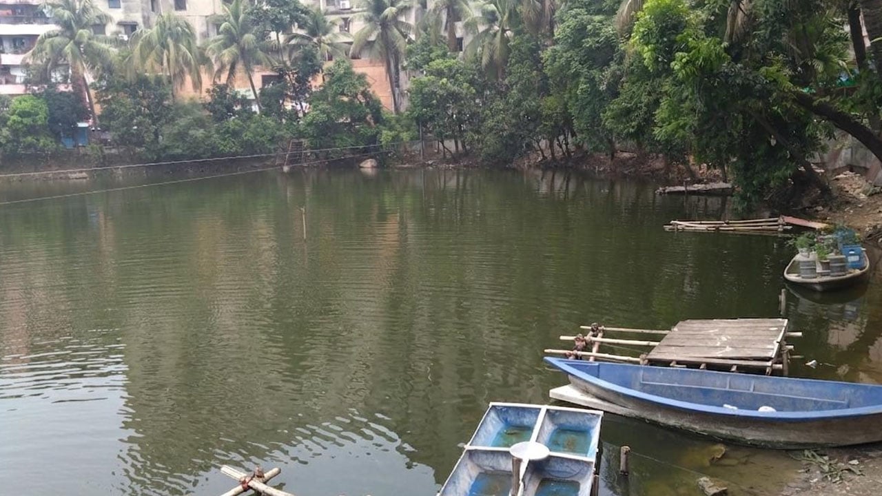 পুরান ঢাকায় ১০ টাকায় নবাবি গোসল 5