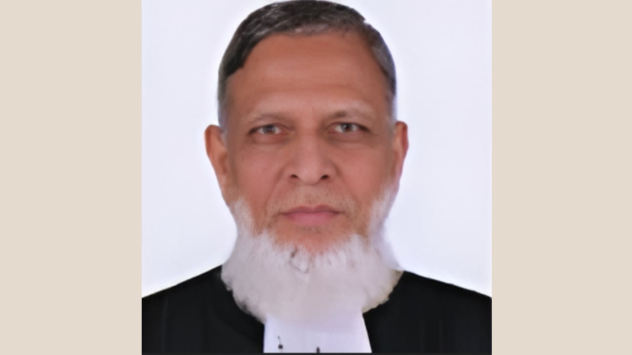 যে কারণে পদত্যাগ করলেন ডেপুটি অ্যাটর্নি জেনারেল রেজাউল করিম