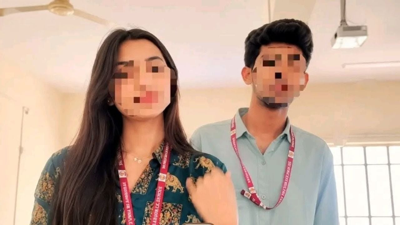 শ্রেণিকক্ষে অসামাজিক কর্মকাণ্ড, জবির ২ শিক্ষার্থী সাময়িক বহিষ্কার