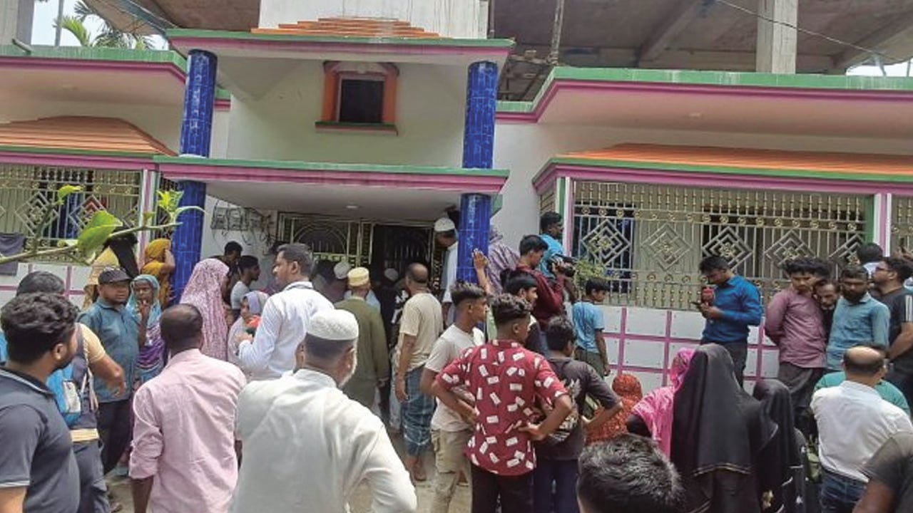 গাজীপুরে ৫ হত্যা: মরদেহের ওপর লিখিত অভিযোগ, যা লেখা আছে