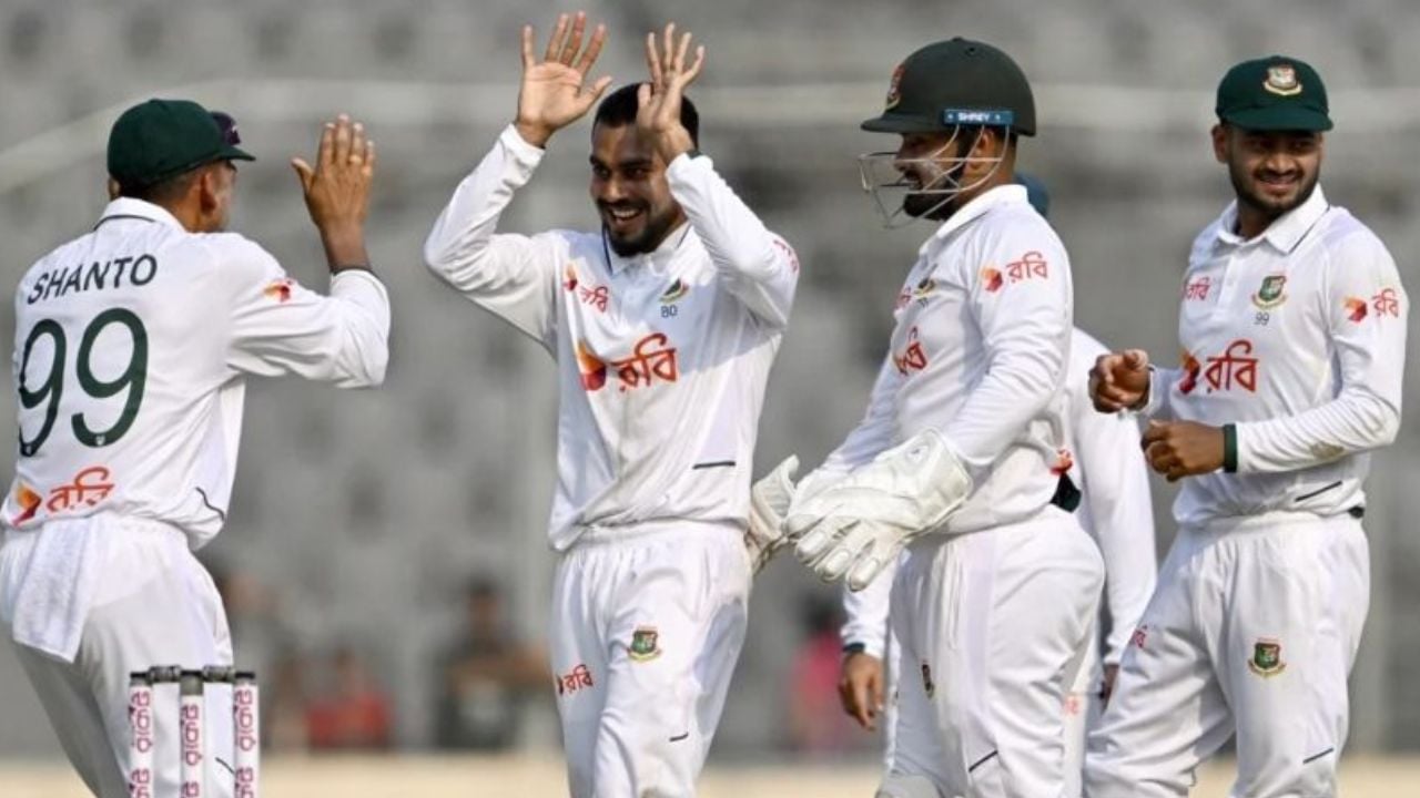 ৪ উইকেট তুলে প্রথম সেশন বাংলাদেশের