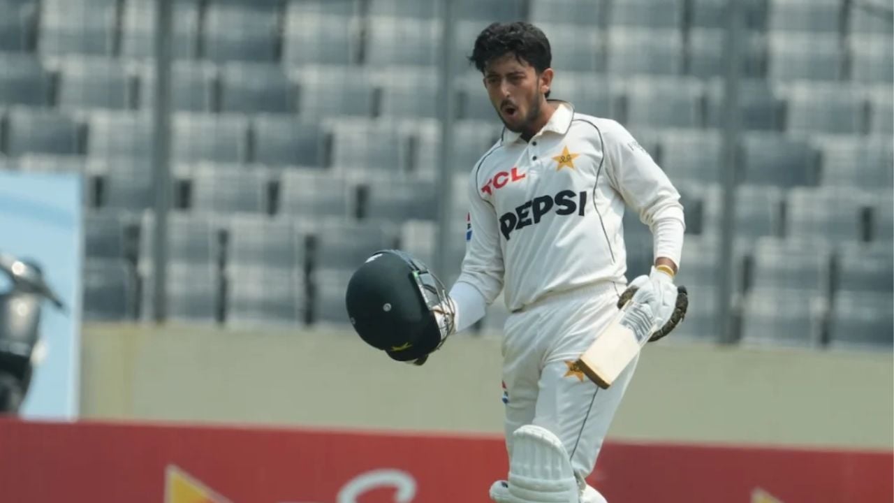 অভিষেকে সেঞ্চুরি করে ফিরলেন আজান