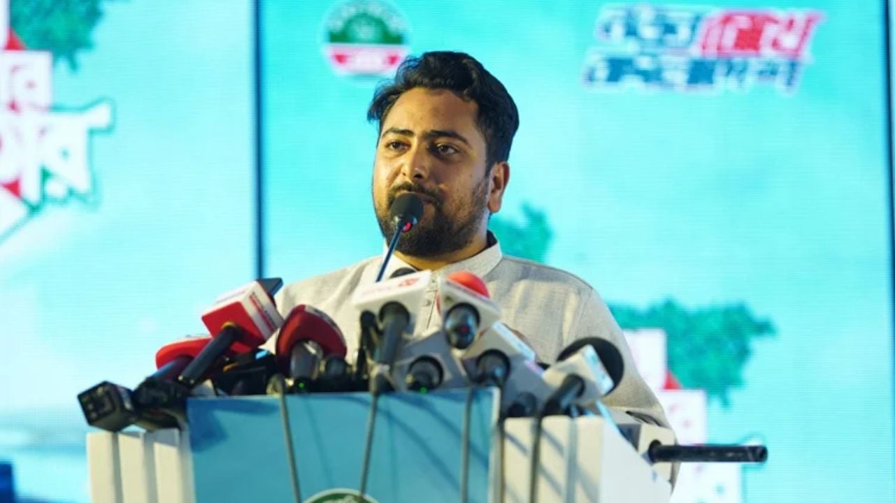 সংস্কার ইস্যুতে রাজপথে নামার হুঁশিয়ারি নাহিদ ইসলামের