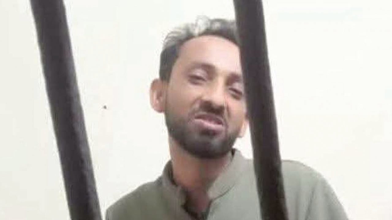 চাঁদা না দেওয়ায় হাতুড়িপেটা, গ্রেপ্তার ১