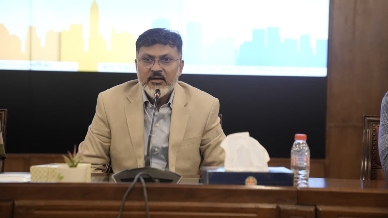 মাঠে থেকে কাজ তদারকির নির্দেশ ডিএনসিসি প্রশাসকের