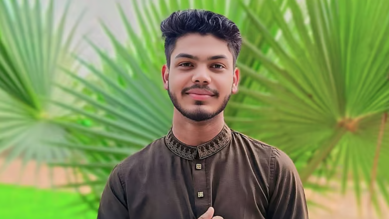 দুই গাড়ির মাঝে চাপা পড়ে কিশোরের মৃত্যু