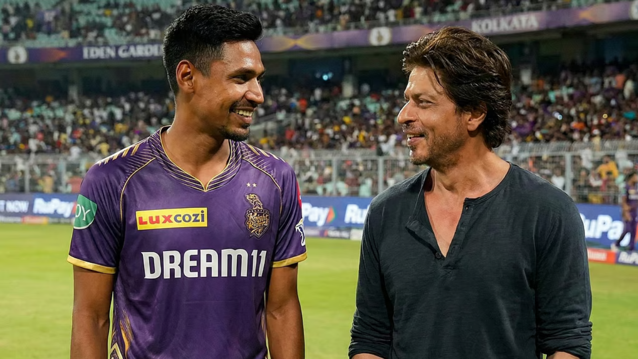 দলীয় প্রধানের প্রয়াণে শোকে স্তব্ধ বিএনপির নেতাকর্মীরা (51)