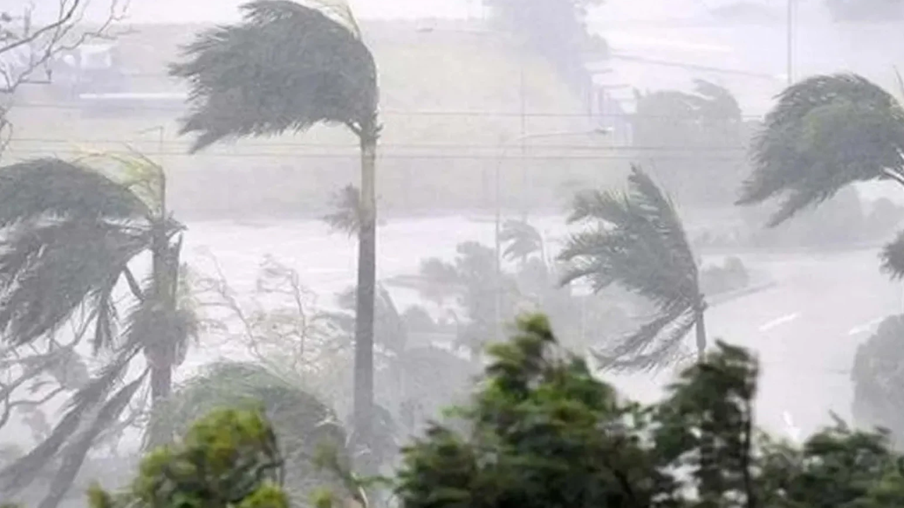 দুপুরের মধ্যে ৪ বিভাগে ঝড়বৃষ্টির আভাস