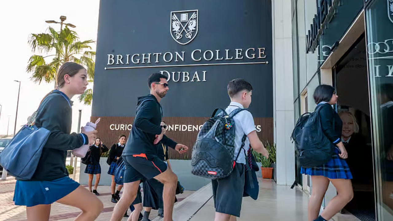 দীর্ঘ বিরতি শেষে ক্লাসে ফিরলো আমিরাতের শিক্ষার্থীরা