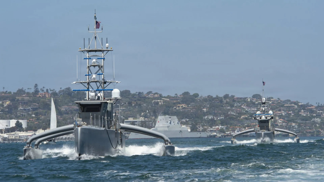 ইরানের বিরুদ্ধে এবার আত্মঘাতী ‘ড্রোন বোট’ নামালো যুক্তরাষ্ট্র