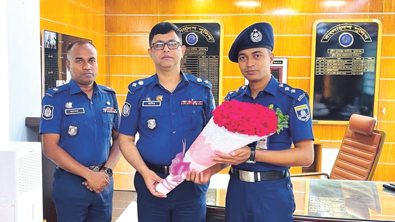 এএসপি পদে যোগ দিলেন কিশোরগঞ্জের প্রশান্ত ঘোষ