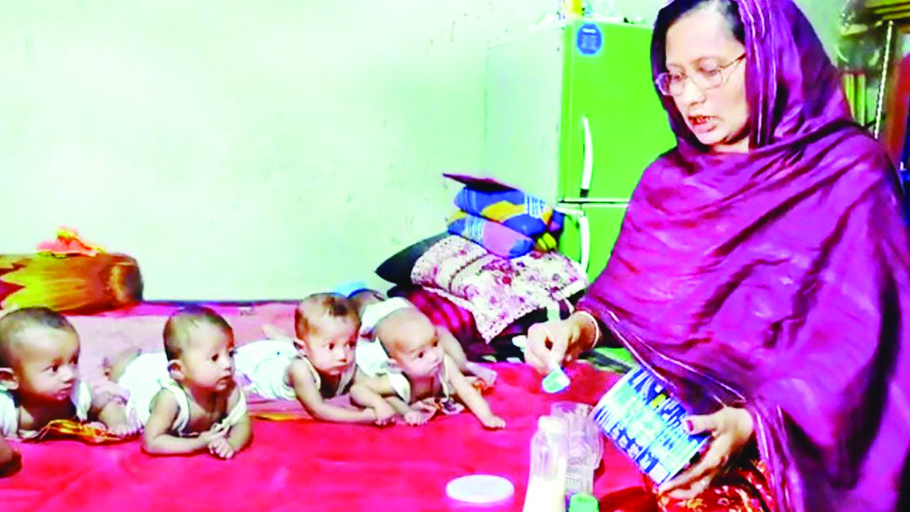একসঙ্গে জন্ম নেওয়া ৫ সন্তান নিয়ে যেভাবে দিন কাটছে বাবা-মায়ের