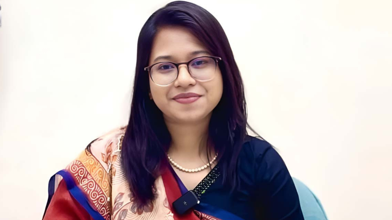 মনিরা শারমিনের রিট শুনতে হাইকোর্টের অপারগতা প্রকাশ