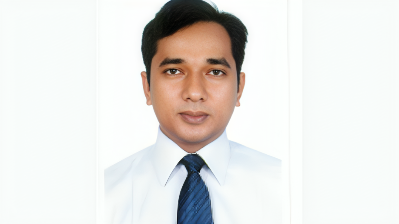 ডিসি হতে ৮ কোটির চুক্তি, প্রমাণ পেয়েছে মন্ত্রণালয়
