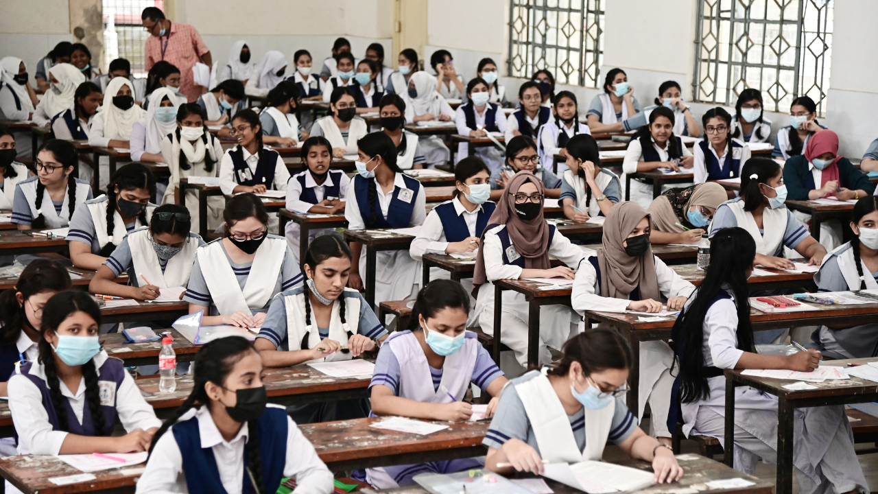 এসএসসি পরীক্ষা শুরু মঙ্গলবার, মানতে হবে ১৪ নির্দেশনা