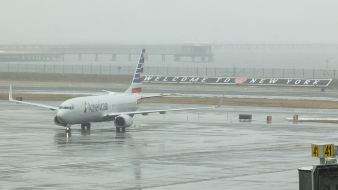 যুক্তরাষ্ট্রে ভয়াবহ বিপর্যয়, বাতিল হাজার হাজার ফ্লাইট