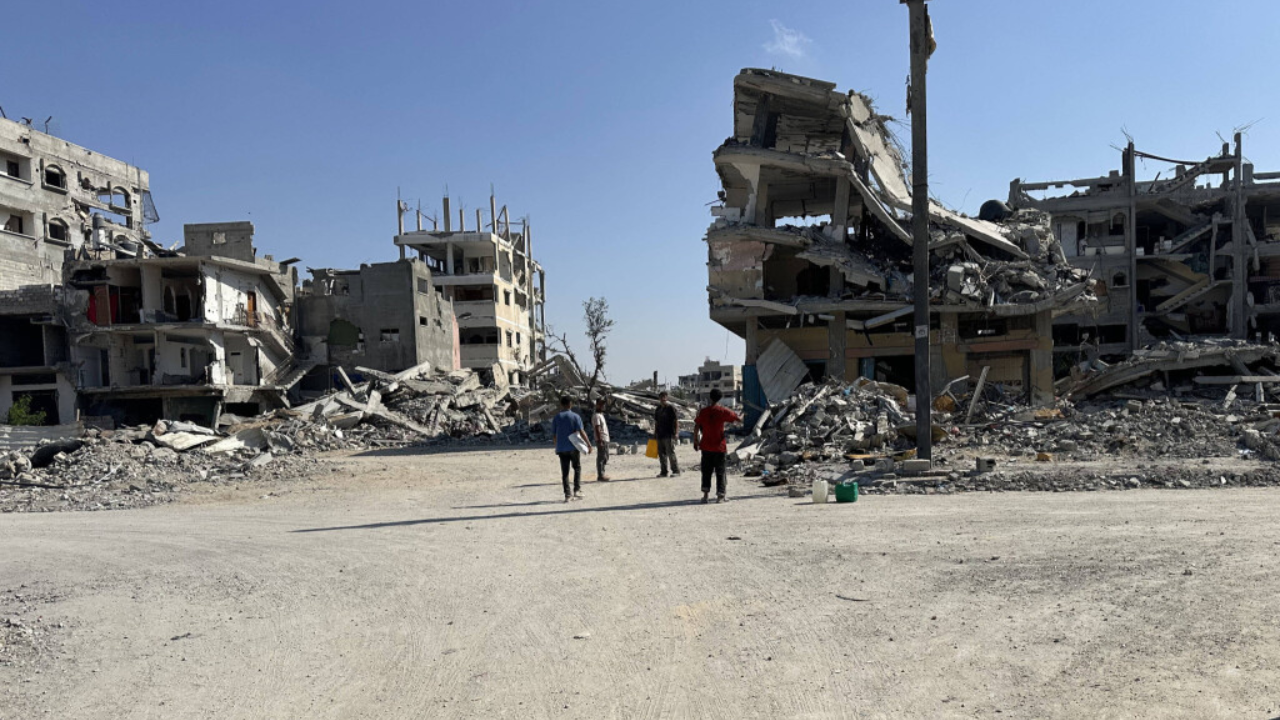 গাজায় ইসরায়েলি হামলায় দীর্ঘ হচ্ছে মৃতের সারি