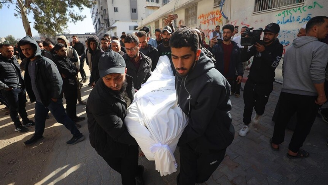 গাজায় ইসরায়েলি হামলায় নিহতের সংখ্যা বেড়ে ৭২,২৯২