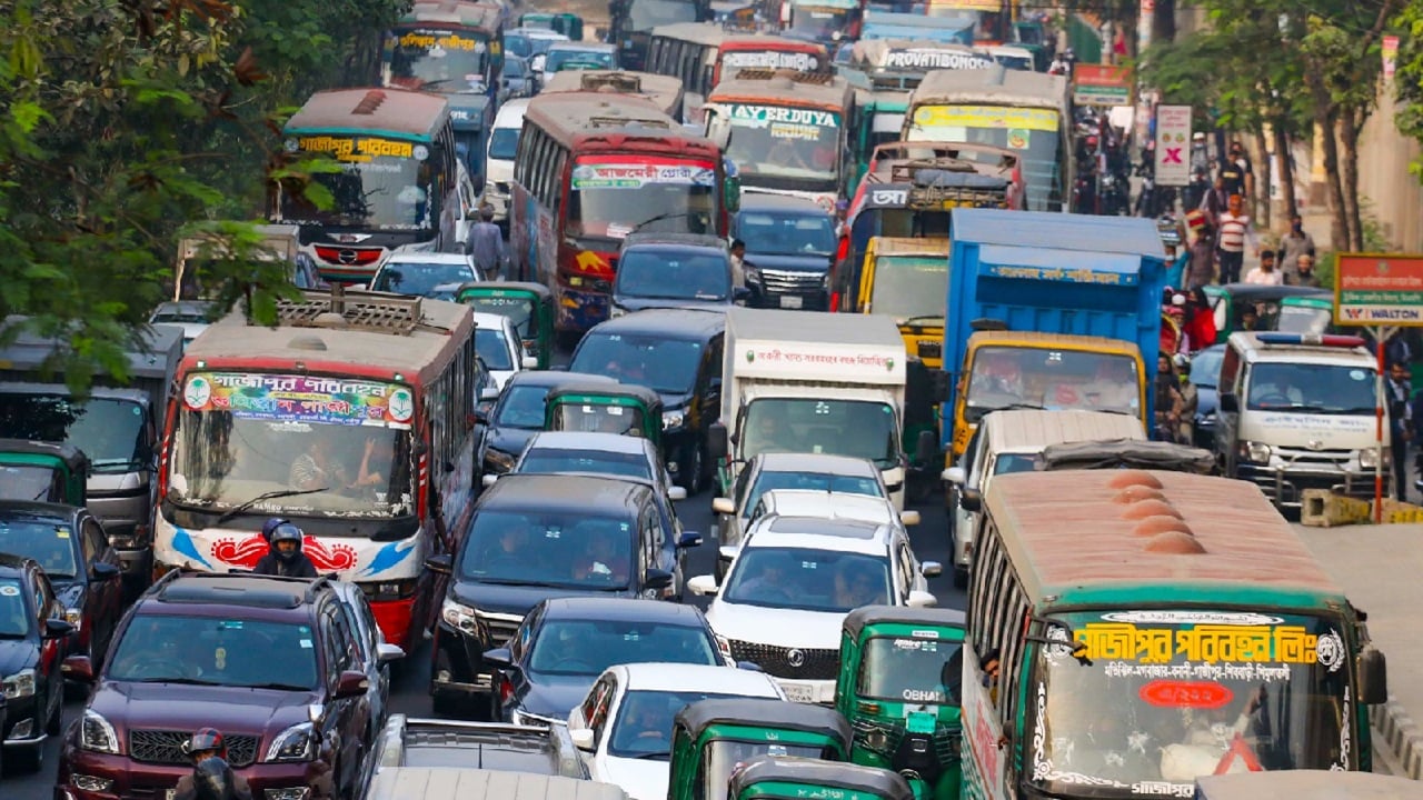 বাসে ৬৪ শতাংশ ও লঞ্চে ৪২ শতাংশ ভাড়া বাড়ানোর প্রস্তাব