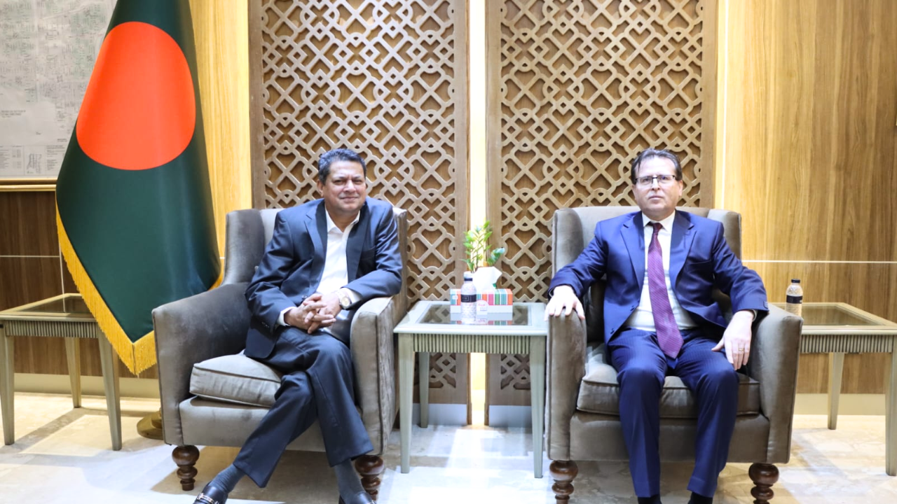 গণপূর্তমন্ত্রীর সঙ্গে তুরস্কের রাষ্ট্রদূতের সৌজন্য সাক্ষাৎ