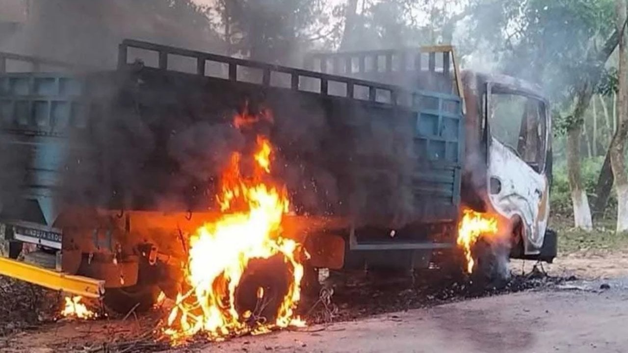 গরু চুরির অভিযোগে ৩ জনকে পিটিয়ে হত্যা