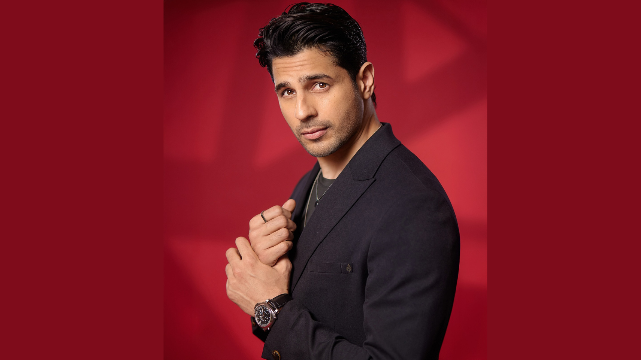 ‘গার্ল ড্যাড’ রূপে ভাইরাল সিদ্ধার্থ মালহোত্রা