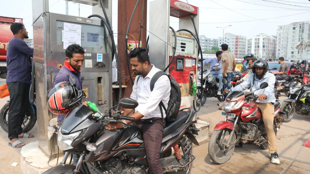 রাজধানীর ১১ ফিলিং স্টেশনে ‘ফুয়েল পাস’ বাধ্যতামূলক