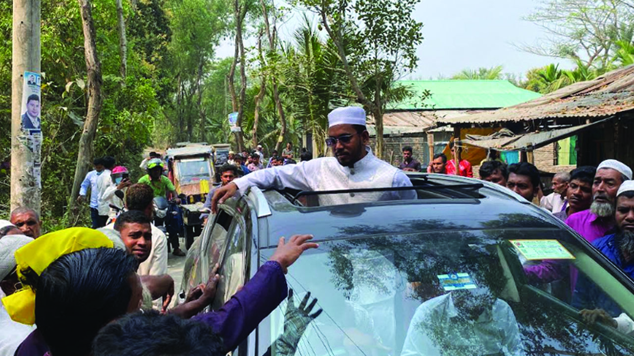 নিজ এলাকায় হামলার মুখে হান্নান মাসউদ