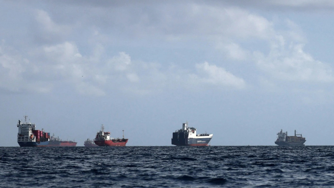 হরমুজ প্রণালি নিয়ে আরও কঠোর অবস্থানে ইরান
