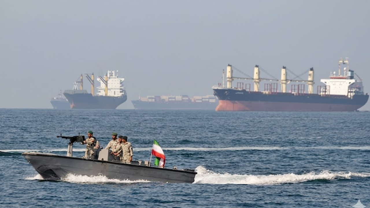 হরমুজ প্রণালিতে পণ্যবাহী জাহাজে আইআরজিসির হামলা