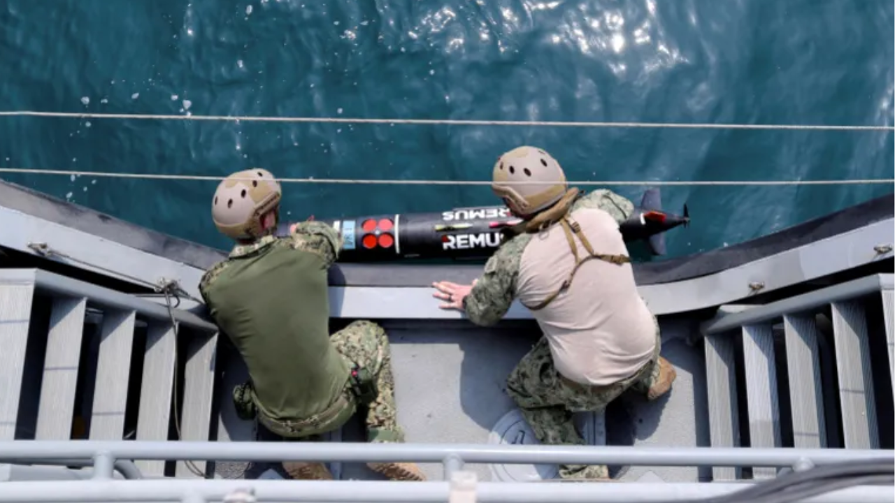 হরমুজ প্রণালির মাইন অপসারণে ৬ মাস সময় লাগবে