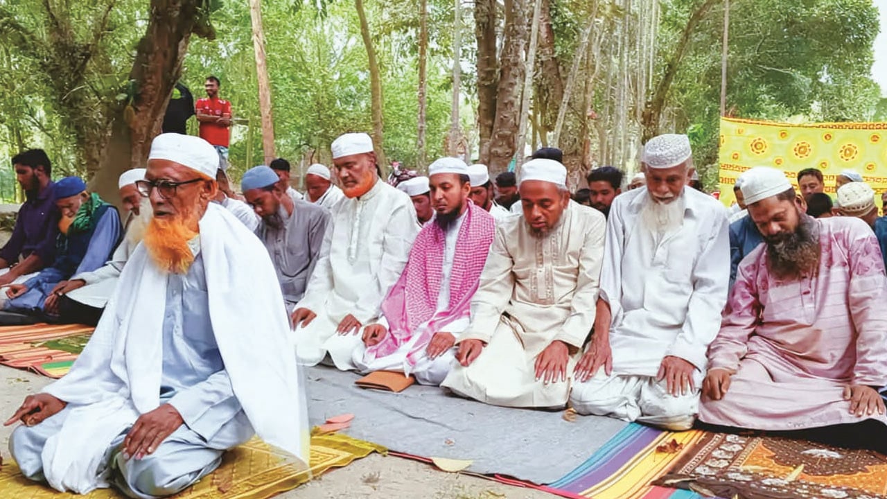 দেশের ৮ জেলায় আগাম ঈদ উদযাপন