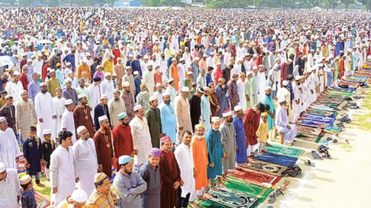 ঐতিহ্য মেনে ভোলায় ঈদ উদযাপন