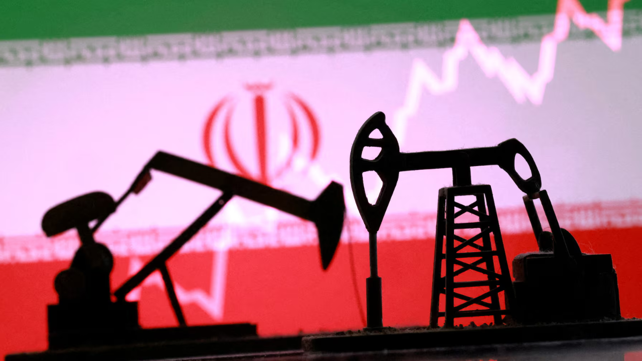 যুদ্ধের মধ্যেই দৈনিক ১৪ কোটি ডলার আয় করছে ইরান