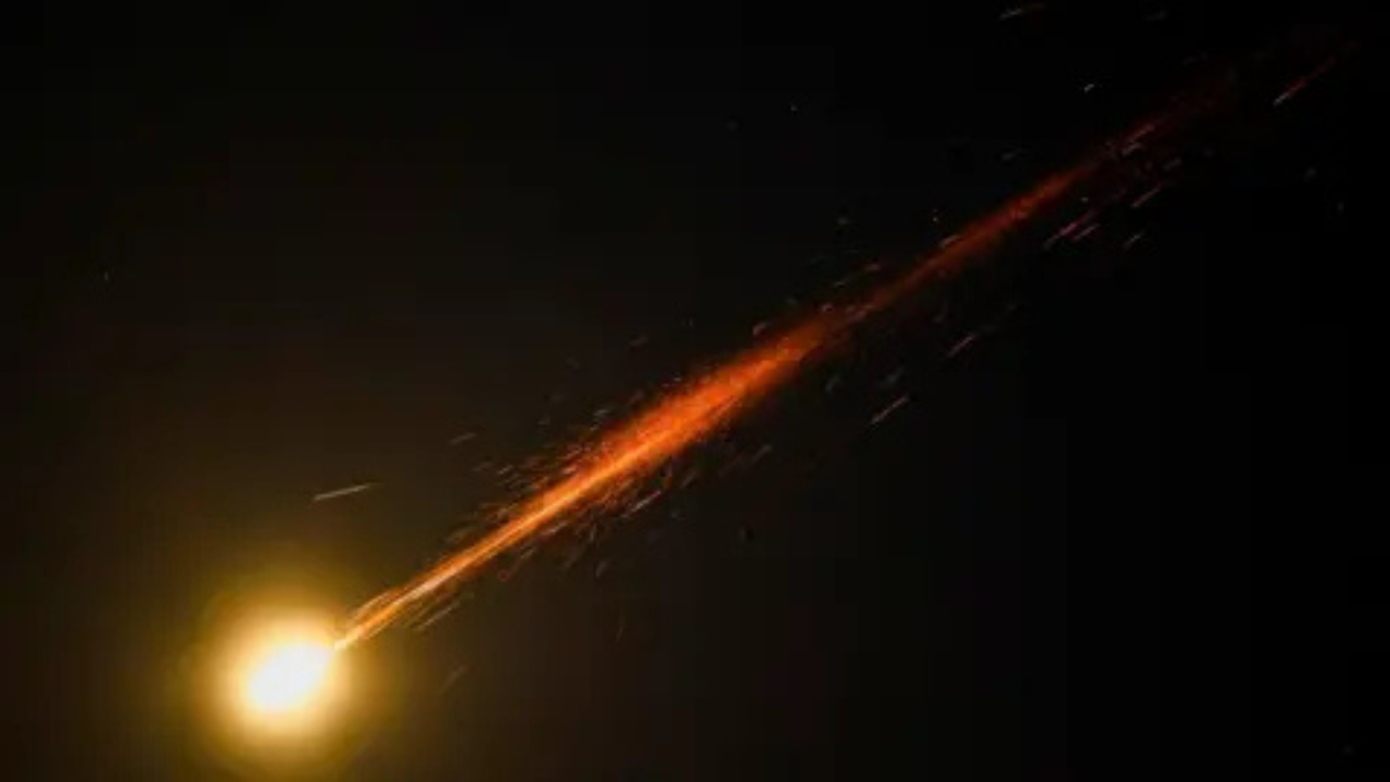 ইসরায়েলে ক্ষেপণাস্ত্র ছুড়েছে ইরান