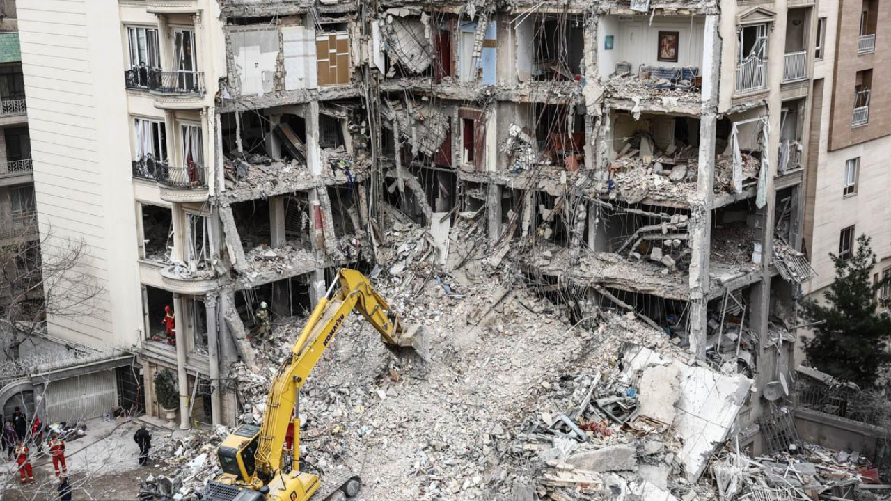 ইরানে প্রায় দেড় লাখ বেসামরিক স্থাপনা বিধ্বস্ত