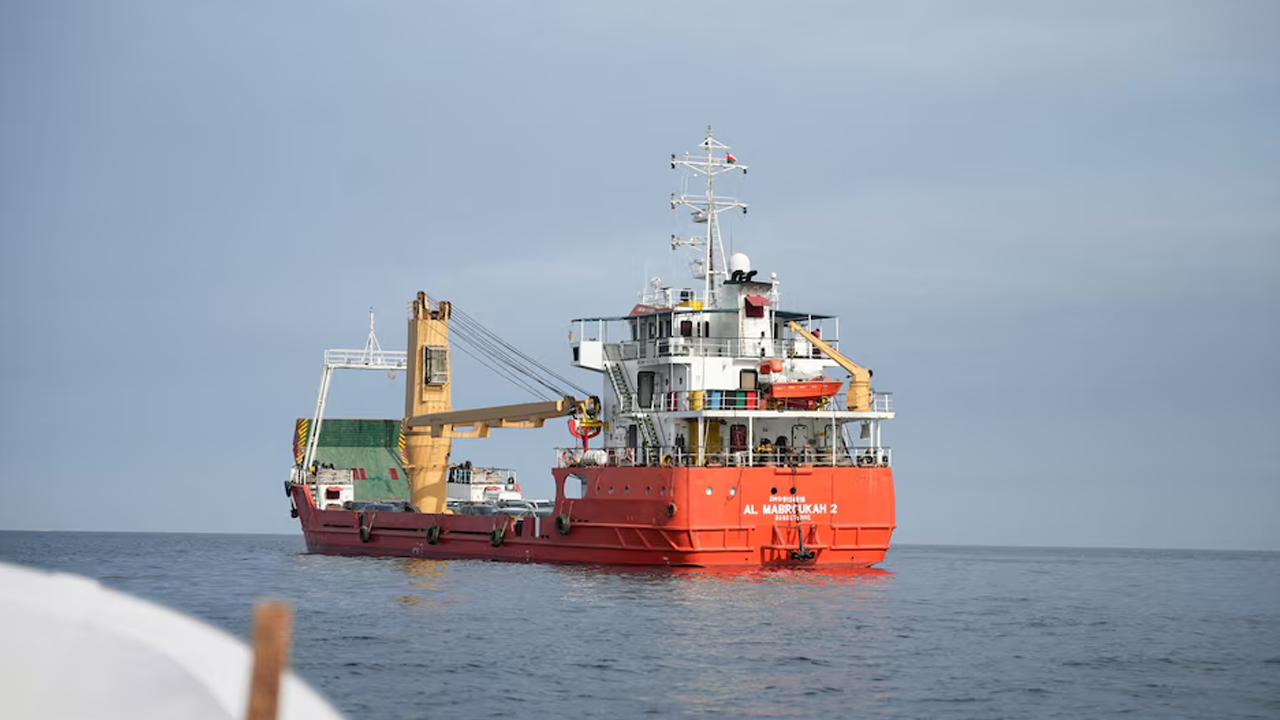 ইরানের বন্দর অবরোধ শুরু যুক্তরাষ্ট্রের, জবাব দেওয়ার হুমকি