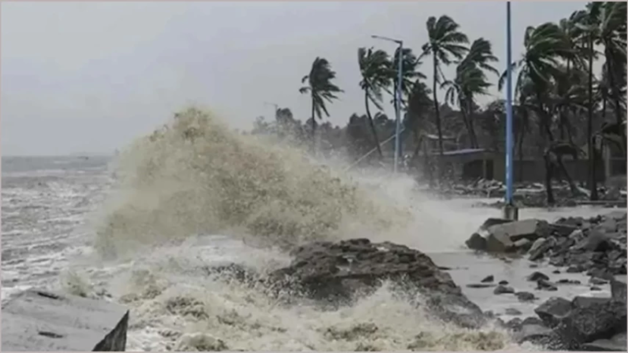 ১৫ অঞ্চলে ৬০ কিলোমিটার বেগে ঝড়ের পূর্বাভাস